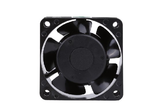 <b>光伏逆變器行業(yè)發(fā)展迅速，進(jìn)一步拓寬三巨電機(jī)散熱風(fēng)扇應(yīng)用空間</b>